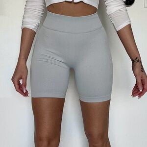 High-Waist Seamless Ribbed Bike Shorts - Light Gray